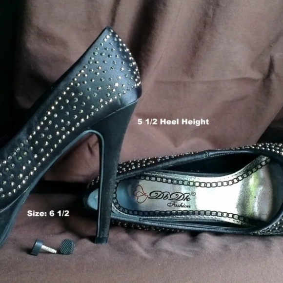 New in box Black platform heels w shiny studs U.S. size 6 1/2 - Picture 2 of 3